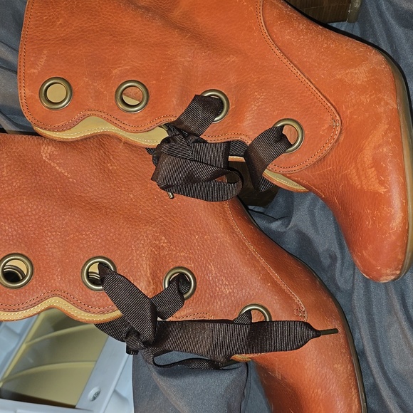FLUEVOG Sopranos ROBYN Rusty Orange Heeled Boots with Ribbon Laces - Picture 6 of 6